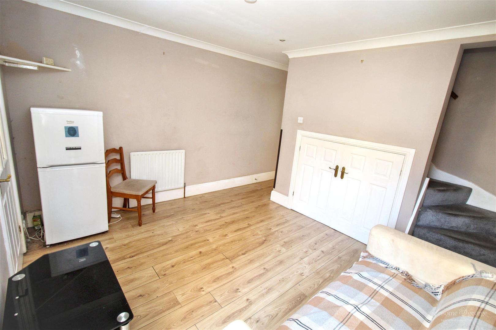 3 bed property in Shaftesbury Road, Reading